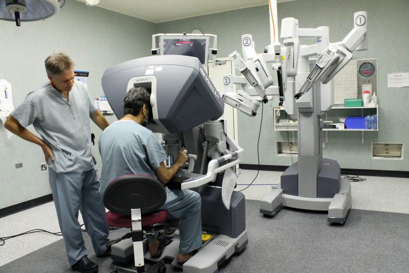 Consultants operating the daVinci robot