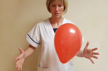 Hitting a balloon using the wrists