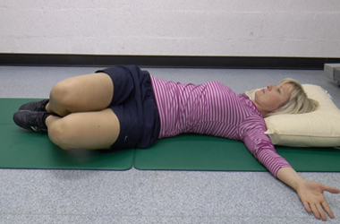Rolling the knees to one side