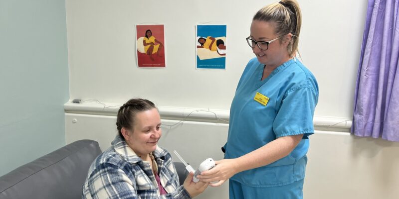 Karolina Brodoceanu and Rebecca Eason
