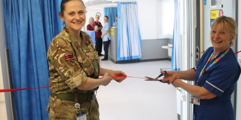 Picture of Maj Katie Hildred (left) and Moira Angel open the new discharge suite